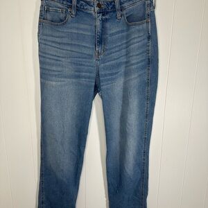 Hollister Women's Mom Jeans in Blue